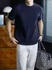 Tecido macio e confortável Camiseta de malha canelada de alta qualidade com mangas curtas para homens, apresentando um design retrô inspirado no vintage e um corte limpo e ajustado