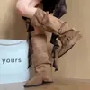 Novas botas femininas de salto alto longas para mulheres baixinhas, com saltos grossos e design afunilado over-the-knee, botas de couro fashion de cano alto de nicho