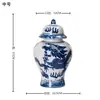 Jarra grande con patrón de dragón azul y blanco con tapa, adorno de cerámica estilo retro chino para recibidor feng shui, en stock en la fábrica