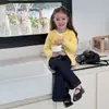 Cardigan de Tricô Trançado em Forma de Coração para Meninas, Jaqueta Suéter Infantil de Gola Redonda, Peça de Roupa Externa Casual Versátil de Manga Longa