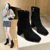 Botines gruesos de tacón estilo británico para mujer, nueva colección de invierno 2026, sencillos, elegantes y con estilo, con punta cuadrada y cremallera lateral, diseño ajustado, color negro
