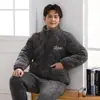 Pijama cálido de tres capas para hombre, forrado de polar y engrosado para invierno, cómodo y ajustado, adecuado para estudiantes y jóvenes, venta al por mayor de ropa de casa de franela