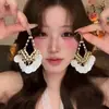Exquisitos Aretes Largos Florales Estilo Francés para Mujer, Verano Lujo Ligero Estilo Resort de Alta Gama Pinzas para Orejas y Accesorios para Orejas Únicos y Hermosos