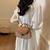 Bolso de Mano de Diseño Nicho para Mujer 2025 Moda Primavera Bolso de Hombro de Color Contrastante Casual para la Playa Bandolera para la Costa