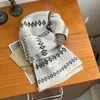 Bufanda de Mezcla de Lana Suave y Cera Azul Marino Atmósfera Invernal Aclaradora Bufanda Corta Cálida Estilo Fair Isle para Mujer Otoño e Invierno