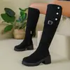 Botas altas de punta redonda para mujer, estilo nuevo de invierno 2026, forradas de felpa, adelgazantes, de suela gruesa, con hebilla de cinturón, de tacón alto, botas ajustadas