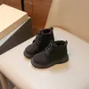 Botines para Niños 2025 Nueva Moda Estilo Británico Botitas Amarillas para Niñas Niños Medianos y Grandes Suela Suave Antideslizantes Botas Martin para Niños