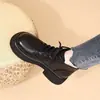 Botas estilo Martin de couro macio da moda, com sola grossa para mulheres, nova coleção outono/inverno 2026, sola macia, estilo britânico, cano baixo e forradas com fleece