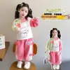 Conjunto de Dibujos Animados de Corazón para Niñas Primavera y Otoño 2026 Nueva Moda Ropa de Otoño para Bebés Conjunto de Dos Piezas Sudadera Dulce para Niños