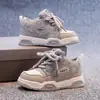 Tênis infantil de cano baixo 2026 novos modelos primavera e outono sapatos de menino sapatos esportivos de menina tênis casuais de sola macia calçados únicos