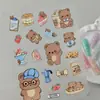 En Stock Adhesivo Embosado Lindo Oso de Leche Dibujos Animados 3D Oso Pequeño de Crema Calcomanía Trasera para Botella de Agua Funda de Teléfono Versión Q