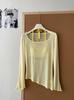 Conjunto de Duas Peças de Blusa e Camiseta para Mulheres, Estilo Férias de Verão com Camisola Acolchoada, Top Muito Bonito de Ombro a Ombro
