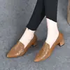Zapatos de Mamá Suela Suave Zapatos de Mujer 2026 Otoño Nuevo Estilo Cómodos Zapatos Individuales para Personas Mayores Estilo Étnico Retro de Cuña Baja Bordados de Cuero
