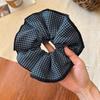 Elástico de Cabelo Scrunchie de Tecido Xadrez Estilo Coreano de Zhao Lusi com Toque de Luxo, Borda Overlock de Quatro Camadas, Alta Elasticidade para Coque