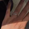 Anillo de Oro con Zirconita Destello Dorado Estilo Francés Hija Lujo Moda Nicho Diseño Único Delicado Anillo Estilo Chanel