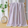 Toalla de Baño de Terciopelo Coral con Forma de Grano de Maíz Toalla de Baño Envolvente para Parejas Absorbente de Agua Secado Rápido para el Hogar Toalla de Baño Grande con Rayas Engrosadas