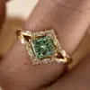 Anillo de Compromiso Rectangular de Diamante Verde de Moda Súper Lujoso Europeo y Americano, Suministro de Comercio Electrónico Transfronterizo, Anillo de Diamante Esmeralda para Mujer