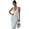 Foto Real de um Novo Estilo de Verão para Mulheres no Comércio Exterior: Vestido Longo Ajustado com Textura, Decote em V Romântico e Elegante