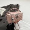 Bolsa de Mão Moda Coreana Feminina Nova Simples Bordado Romboidal Pequena Quadrada Verão 2024 Casual Tendência Bolsa Transversal