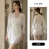 Precioso y sexy conjunto de camisola con estampado de rosas de seda de leche push-up con relleno extraíble, sin espalda, y bata L7665