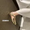 Zapatos Mary Jane vintage súper suaves de piel de oveja con correa cruzada para mujer, nuevo modelo 2026, diseño hueco brogue, adecuados para combinar con faldas, zapatos de tacón bajo
