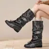 Nuevas Botas Largas Negras de Tacón Grueso para Mujer 2026 Botas de Pierna de Pantalón Remachadas Botas de Otoño Invierno Tendencia Plegadas Hebilla de Cinturón de Pantorrilla Ancha