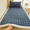 Colchón de Terciopelo de Leche Engrosado para Clase Transfronteriza en Vivo Cubierta de Cama Tatami Doméstica Colchón Plegable Individual para Siesta en Dormitorio