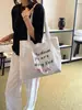 Bolso de Hombro Simple con Estampado de Letras Estilo Coreano para Mujer 2026 Verano Nuevo Bolso Tote de Tela de Nylon de Gran Capacidad de Secado Rápido