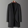 Casaco de lã masculino de comprimento médio com gola de terno, de abotoamento simples, business casual, peça de outer wear para outono e inverno, vestuário masculino direto da fábrica