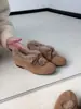 Versión en stock~Zapatos peludos de lazo a la moda para mujer, nuevos zapatos sin cordones tipo perezoso con forro de felpa, cálidos zapatos de algodón de invierno para exteriores