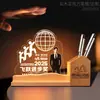 Set de regalo empresarial: lámpara de noche de mesita de noche con luz cálida, adorno de madera maciza, modelo de reloj, modelo acrílico personalizado