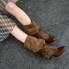Botas femininas estilosas de bico fino com cadarço e salto bloco retrô, botas western cowboy de caimento justo para outono e inverno de 2026 com salto grosso