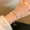 Pulsera Elegante Versátil con un Toque de Lujo Ligero y Único de Alta Gama, Nuevo Popular Exquisito Accesorio de Joyería para Manos para Mujer 2026