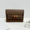 Bolsa pequeña cuadrada para tarjetas de mujer color liso bolsa de tarjetas de alta gama 2024 nueva compacta gran capacidad billetera multi-tarjeta para conducir