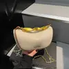 Bolso de Mano tipo Empanada de Diseño Exclusivo, Diseño Único y Versátil, Bolso de Mano para el Trabajo, Bolso de Cadena, Bolso de Mujer Exquisito y Elegante