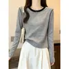 Estilo nuevo 2026, algodón puro, cuello redondo, camiseta de manga larga color block para mujer, moderna y juvenil, perfecta como capa base para otoño