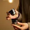 Xícara de Chá Cerâmica com Esmalte Preto e Padrão Prateado das Dinastias Tang e Song, Xícara Pequena Doméstica para Chá Kung Fu, Design de Borboleta e Flor, Xícara Individual para Beber Chá