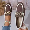 Sapatos Casuais Europeus e Americanos Transfronteiriços Tamanho Plus Comércio Exterior Sapatos Individuais Femininos Novos Casuais Europeus e Americanos Slip-on Corrente Atacado Tamanho Plus