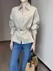 Camisa polo de manga larga color café para mujer, nuevo estilo otoño 2026, ajustada a la cintura con cinturón, adelgazante, top para ir al trabajo