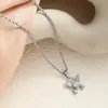 Moderna y Sofisticada Cadena de Titanio de Alta Gama Estilo Ins Mariposa, Cadena para Clavícula, Cadena para Suéter, Versátil y de Alta Gama para el Uso Diario
