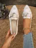 Sapatos Rasos Elegantes de Bico Fino Tamanho Grande para Mulheres 2025 Modernos Fly-Knit Slip-On Laço Casual Respirável Sapatos com Combinação de Cores