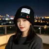 Nuevo gorro cálido de dibujos animados sonrientes para otoño e invierno para hombres y mujeres, gorro de punto sin ala moderno, dulce y genial, para commuting