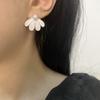 Pétalas de pérolas de design de nicho e brincos nova explosão feminina brincos exclusivos de alta qualidade brincos leves de temperamento de luxo