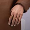 Anillo de acero de titanio y ágata roja de alta calidad, estilo retro europeo y americano, con nicho de piedra natural, que combina con todo, sin decoloración y de moda exquisita.