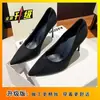 Novos Sapatos Femininos Primavera 2025, Salto Alto Estilo Coreano, Sapatos de Salto Agulha Femininos Bico Fino, Sapatos Versáteis da Moda Tendência em Veludo