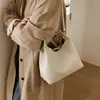 Bolsa de Mão Super Moderna para Escritório para Mulheres, Nova Moda Primavera 2026 Versátil Bolsa de Ombro com Acabamento de Luxo, Bolsa Saco Transversal