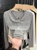 Camiseta Cinza de Alta Qualidade com Decote V, Nó Torcido e Manga Longa para Mulheres, Camisa Base Lisa Elegante e Versátil para Usar em Camadas