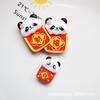 Dibujo animado tamaño grande pequeño Año Nuevo panda accesorios de pegamento crema accesorios de resina pegatina para refrigerador caja de almacenamiento llavero parche