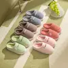 Chinelos de algodão com poá femininos para casa outono e inverno quentes internos sapatos de casa chinelos de casal masculinos de inverno sapatos de casa fabricante