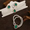 Collar y pulsera de perlas de imitación con flor de diamante francés, cadena de clavícula de nicho de moda, joyería de alta gama que combina con todo.